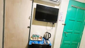 Desk, free WiFi, bed sheets