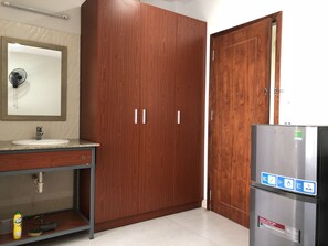 Fridge, electric kettle - Homestay Des Amis - Ban Huu (Da Nang)