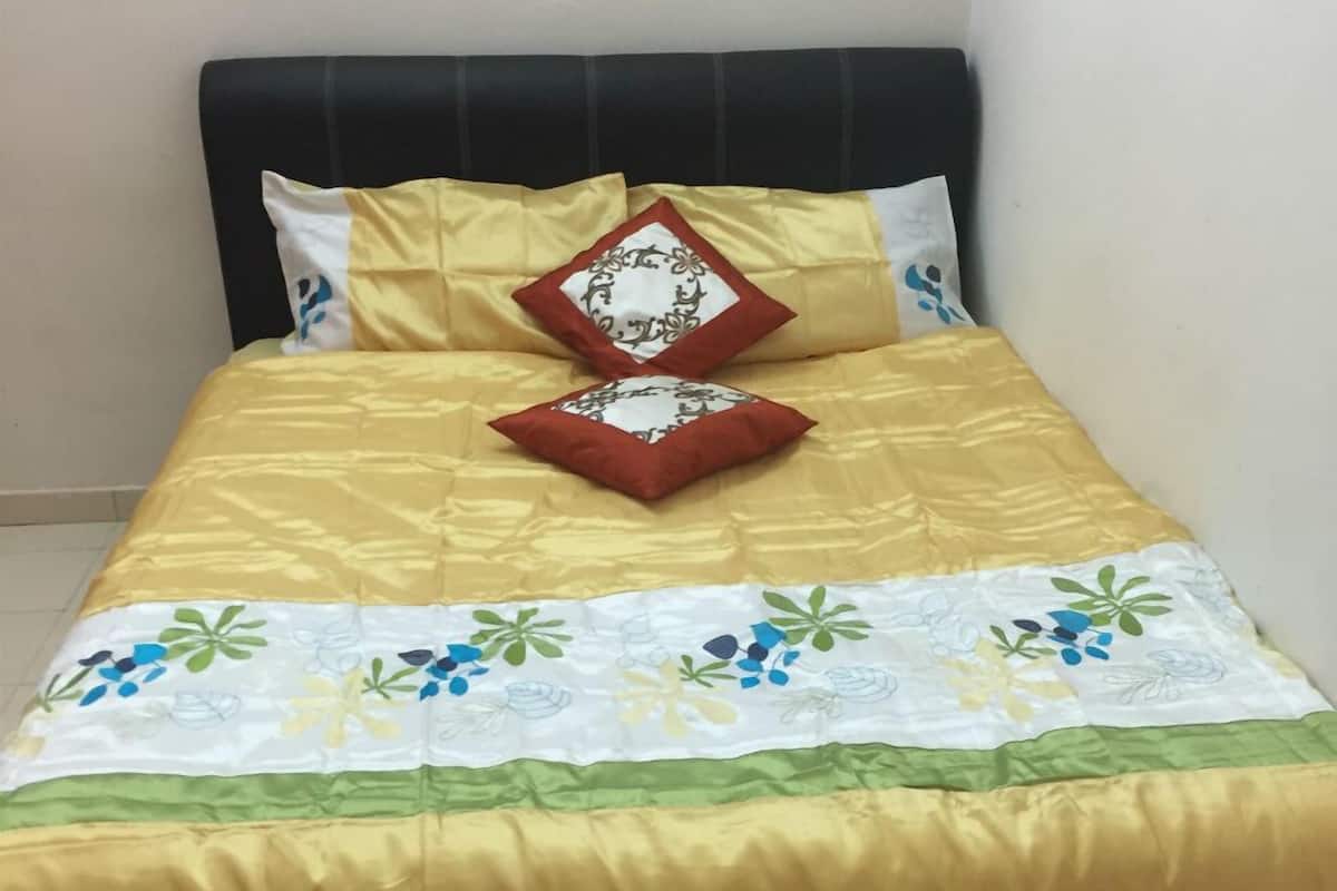 Rollaway beds (surcharge), WiFi (free)