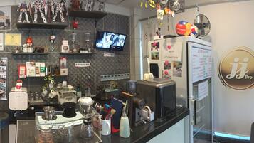 Snack bar