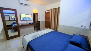 Desk, blackout curtains, free WiFi, bed sheets
