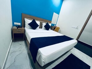 Deluxe-huone, 1 parisänky ja vuodesohva | Yksityinen keittiö