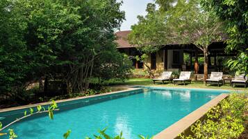 Villa de lujo, 2 habitaciones, piscina privada (Inclusive of One Game Drive Villa 1) | 2 dormitorios, ropa de cama de alta calidad, colchones viscoelásticos