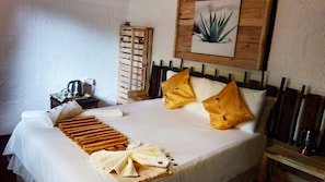 Habitación estándar doble, 1 cama doble, no fumadores, baño privado | Wifi gratis y ropa de cama