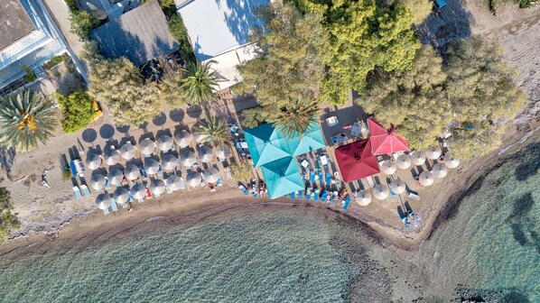 On the beach - Elegant Maisonette Garden near Beach (Aegina)