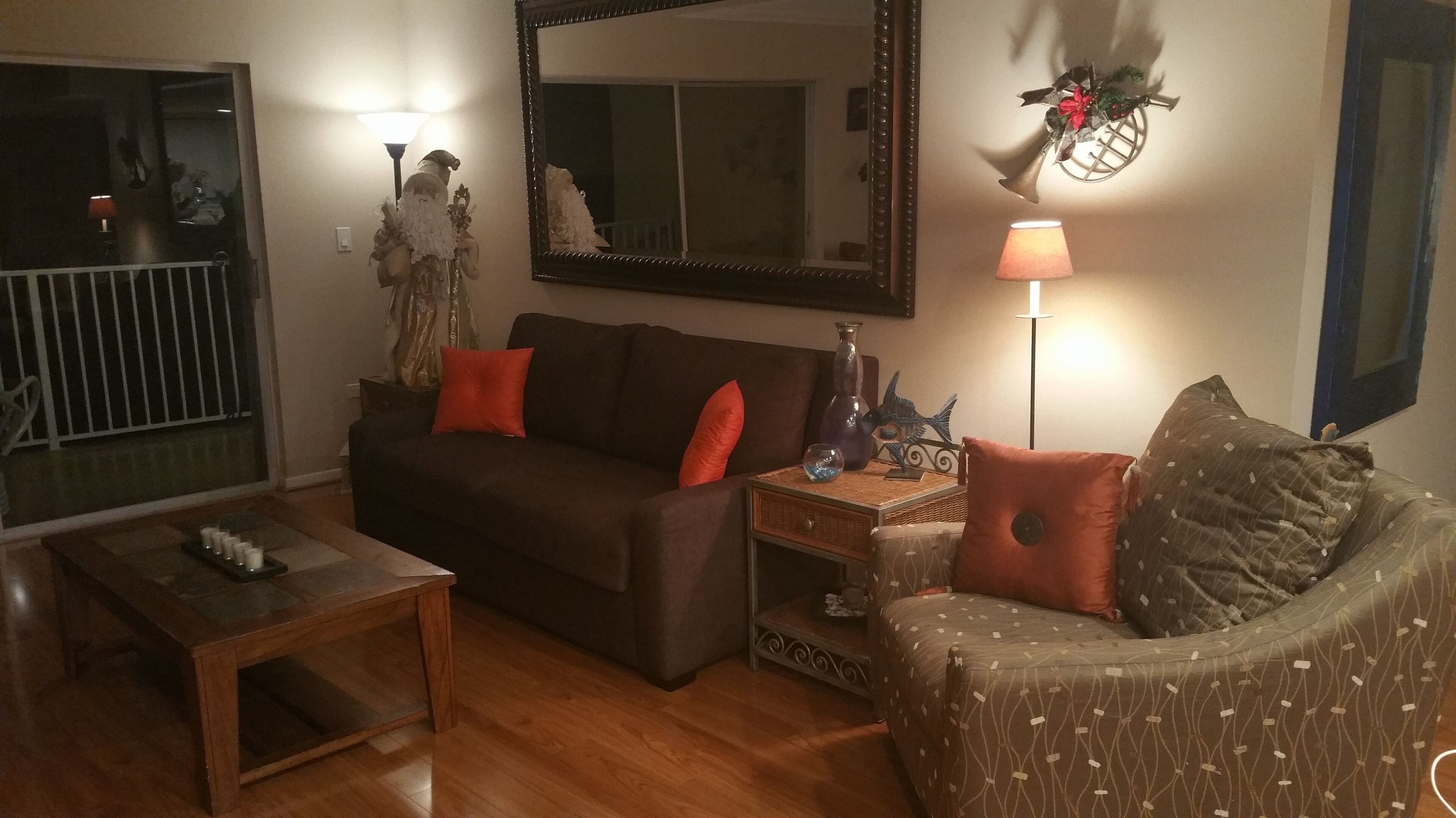 TV connectée, lecteur de DVD, table de tennis de table