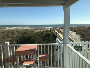 Outdoor dining - CORAL SURF E-1  OCEANFRONT 2 BEDROOM CONDO (Carolina Beach)