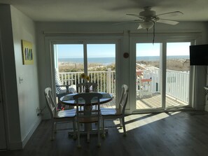 Interior - CORAL SURF E-1 OCEANFRONT 2 BEDROOM CONDO (Carolina Beach)