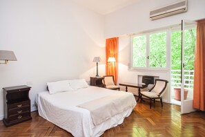 2 bedrooms, iron/ironing board, WiFi, bed sheets - Recoleta Finest Place, Just Redecorated! (CABA)