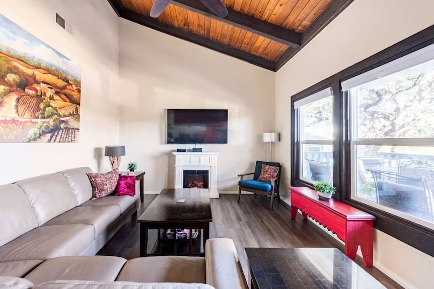 Accessible Duplex Walking Distance To Park, Springs & Trails - Austin, TX