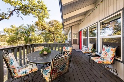 Accessible Duplex Walking Distance to Park, Springs & Trails