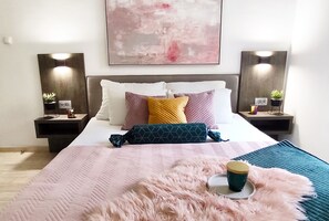 1 habitación, tabla de planchar con plancha, wifi gratis y ropa de cama