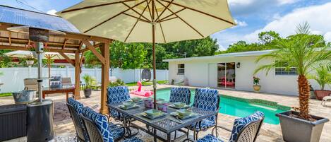 Outdoor pool, a heated pool