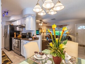 Fridge, microwave, oven, stovetop - PERFECT GETAWAY FOR FAMILY REUNIONS ,  WEDDINGS, ESPORTS TEAMS! HEATED POOL! (Fort Myers)