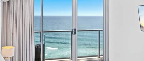 2 habitaciones, escritorio, tabla de planchar con plancha y wifi gratis