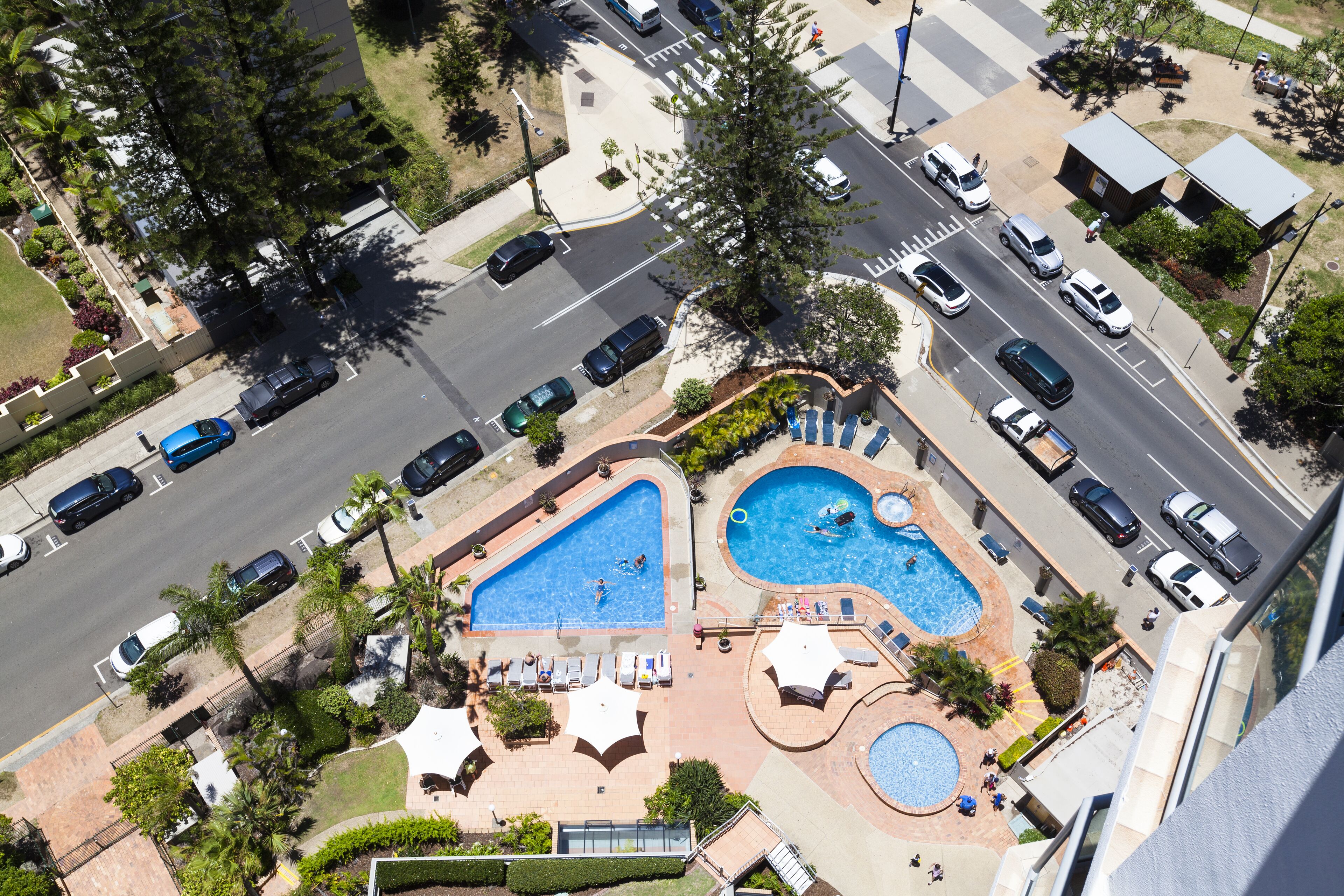 Sensational Beach & Ocean views. Free fast Wifi. Best Location — image 4