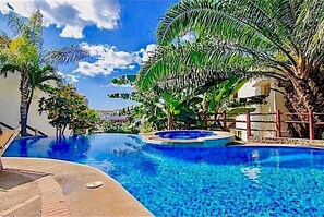Piscine extérieure