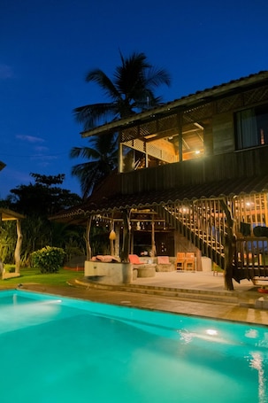 Outdoor pool. Totobe Resort - Rooms with balcony and oceanview