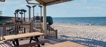 Luxury Beach Cottage: Wineries, Shopping & The Hamptons