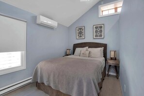 1 dormitorio, tabla de planchar con plancha, wifi y ropa de cama