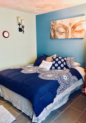 In-room safe, iron/ironing board, WiFi, bed sheets