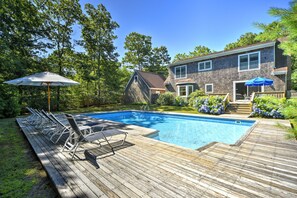 Outdoor pool, a heated pool - Glorious Sunset Strolls & Poolside Perfection Await! (East Hampton)