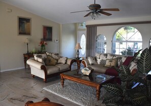 Smart TV, reproductor de DVD y juguetes 