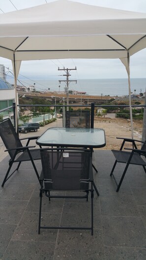 Outdoor dining - Costa Hermosa K-38 private secure great beach views (Playas De Rosarito)