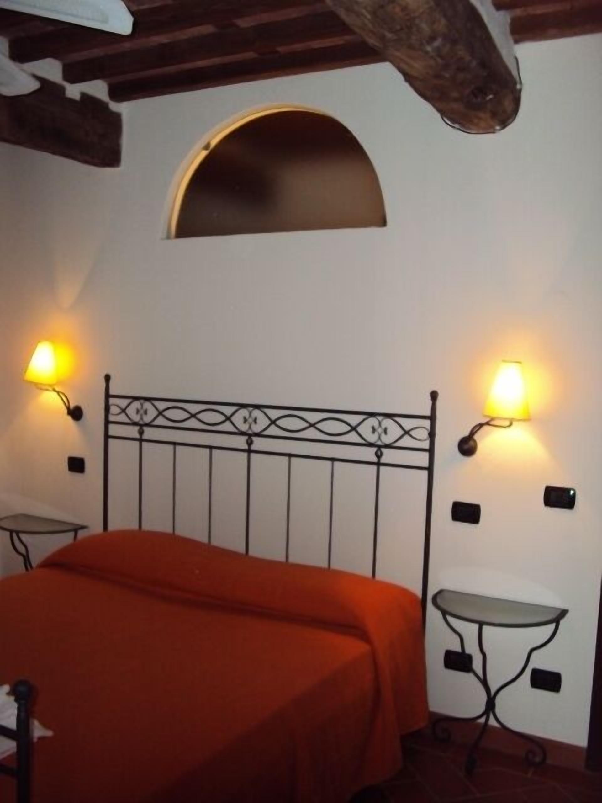 3 sovrum, strykjärn/strykbräda, gratis wi-fi och sängkläder