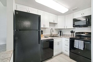 Fridge, microwave, oven, stovetop - 141 Fully Furnished, WiFi Included! (Scottsdale)