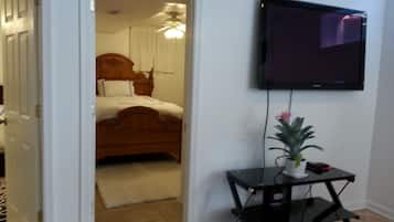 2 bedrooms, in-room safe, desk, free WiFi