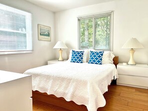 3 bedrooms, desk, iron/ironing board, free WiFi