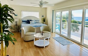 3 makuuhuonetta, silitysrauta/-lauta, vauvan matkasänky, ilmainen Wi-Fi