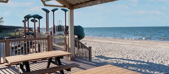 Lyx Beach House w Panoramic Views-1. 5hrs till NYC sovplatser 10 Soundview