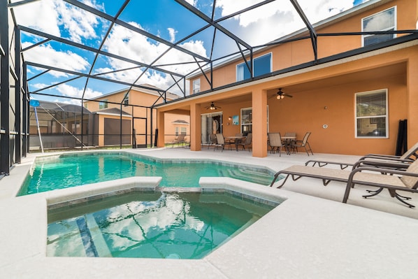 A heated pool - Serene Pool Home Overlooking Conservation Area 🌳🏊♂️ (Davenport)