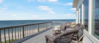 Queen Vic LI Soundfront 5BR Beach House