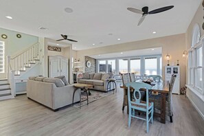 Televisión, chimenea