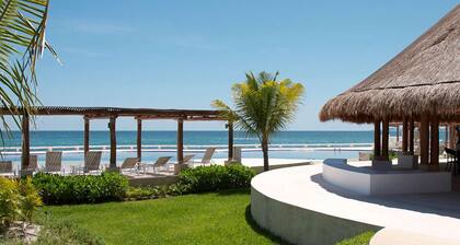 Charming loft apartment with breathtaking penthouse ocean view🏝🏖