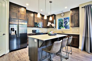 Fridge, microwave, oven, stovetop - Entrada at Moab 590 | Townies | Pool/Spa | Garage | Same Day Booking (Moab)