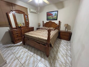 2 dormitorios, tabla de planchar con plancha, wifi gratis y ropa de cama