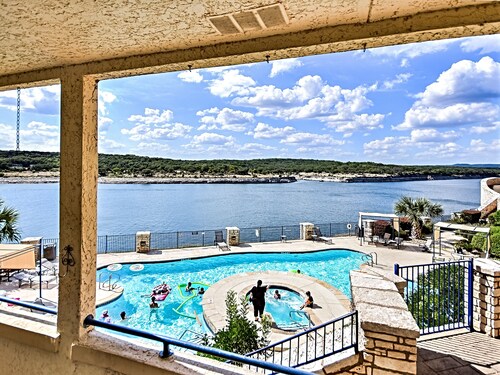 Impresionante vista al lago - Condominio de felpa en Lake Travis Island Villa !!