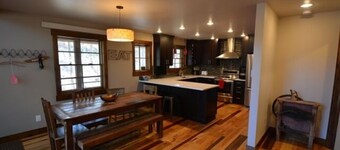 ShadyPines Cabin In The Black Hills w/Hot Tub & Centrally Located to Attractions