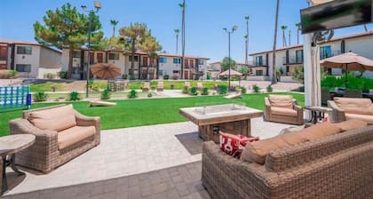 128 1 bedroom, pool, pickleball, hot tub, outdoor grill