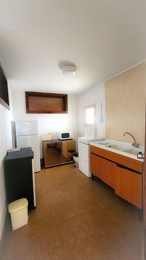 Fridge, microwave, oven, stovetop - Villa California Very Cozy Apartment With Sea View  (August)