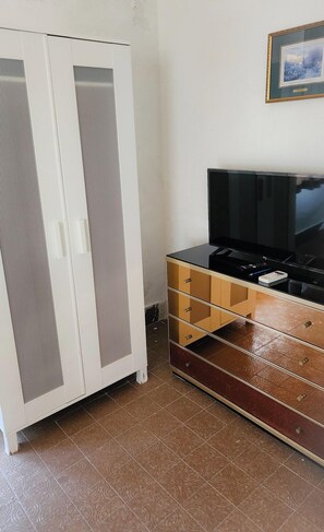 Interior - Villa California Very Cozy Apartment With Sea View  (August)