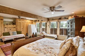 4 bedrooms, iron/ironing board, free WiFi, bed sheets