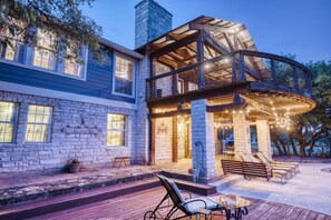 Terrace/patio - Lovely Hill Country Resort Style SPA/POOL-Sleeps 14 -20min DOWNTOWN (Austin)