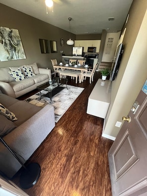 Smart TV, video games, table football - Cozy West Lucaya Village Resort Townhome with Roku TVs, Pool-10 min from Disney (Kissimmee)