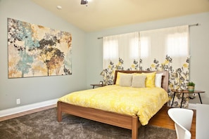 2 bedrooms, desk, iron/ironing board, free WiFi - Spacious 2 Bedroom in Historic Hyde Park (Austin)