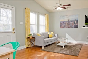 Smart TV, DVD player